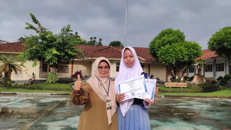 Sinta Alya Nurfasya  Peraih Medali Perunggu  Olimpiade Sains Jawa Barat Tahun 2025